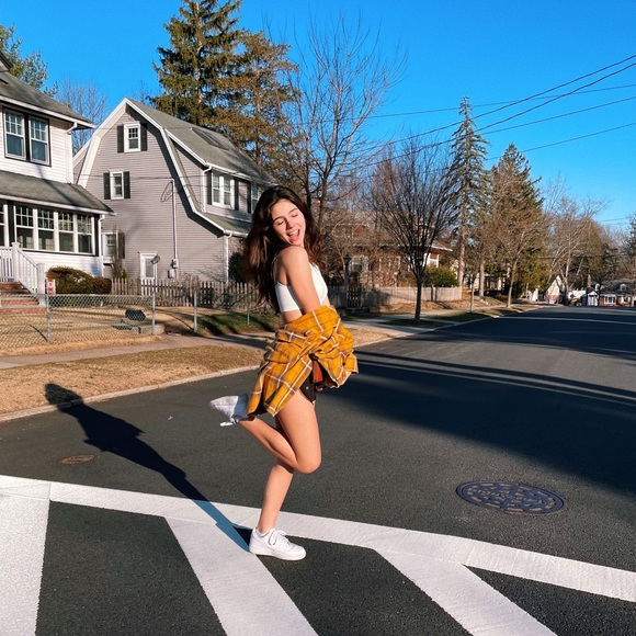 Meet your Posher, Talia - Picture 1 of 1